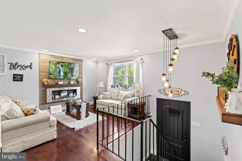 1907 Egg Harbor Rd, Lindenwold, NJ 08021