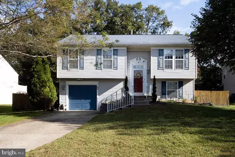60 Vance Ave, Sicklerville, NJ 08081