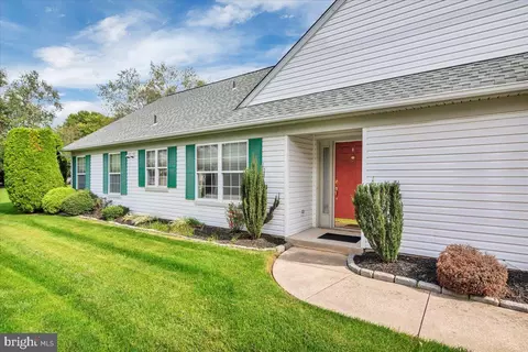 3 Glenview Ct, Gibbsboro, NJ 08026