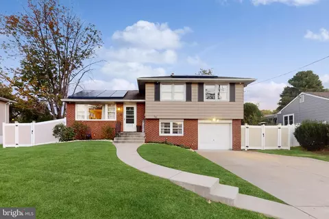 110 E Valleybrook Rd, Cherry Hill, NJ 08034