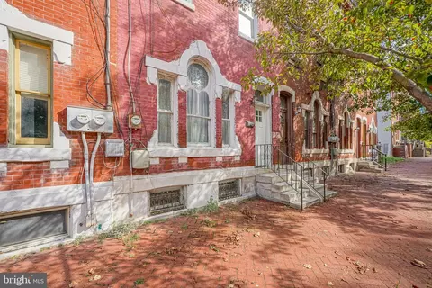 113 Penn St, Camden, NJ 08102