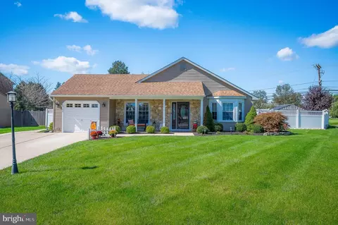 34 Cameron Cir, Laurel Springs, NJ 08021
