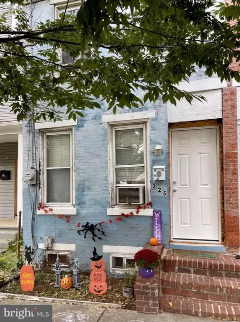 225 Market St, Gloucester City, NJ 08030