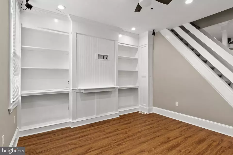  241 3rd St, Gloucester City, NJ 08030 photo 3