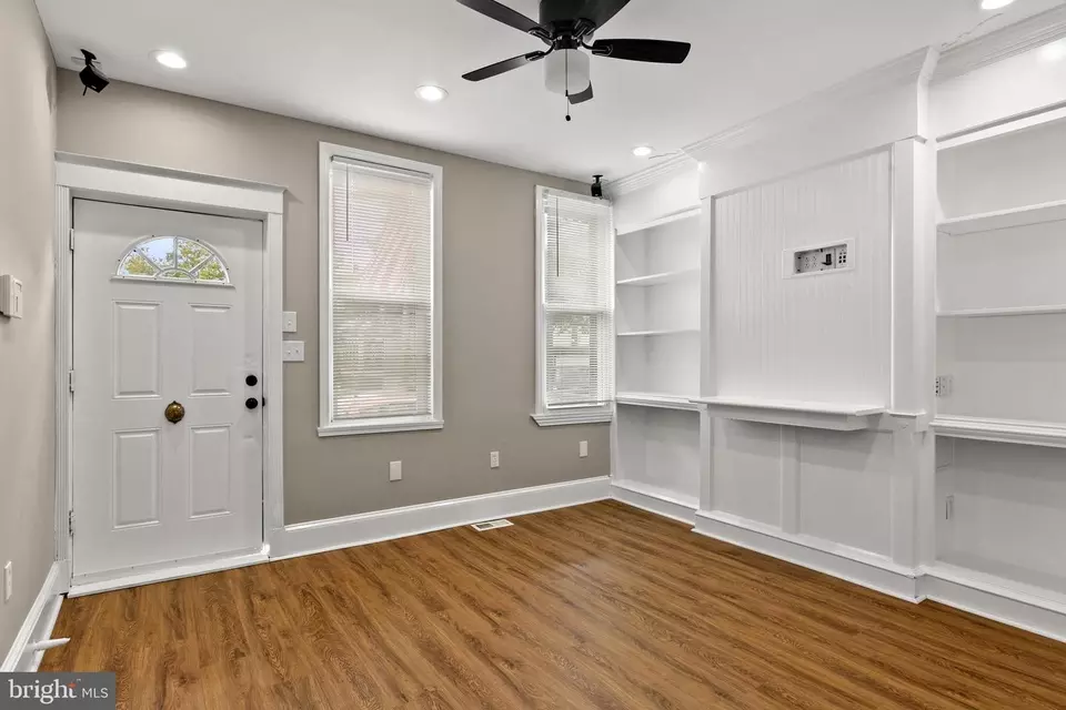  241 3rd St, Gloucester City, NJ 08030 photo 4