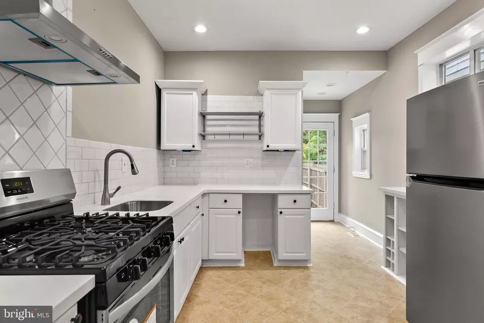  241 3rd St, Gloucester City, NJ 08030 photo 8