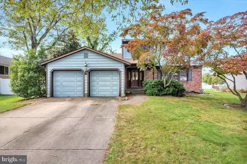 6 Charter Oak Rd, Clementon, NJ 08021