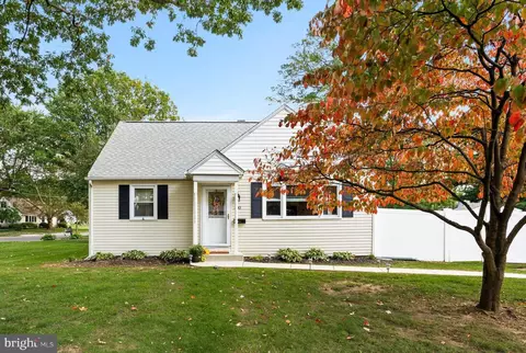 300 W 2nd Ave, Barrington, NJ 08007