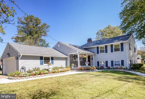 127 Barclay Ln, Cherry Hill, NJ 08034