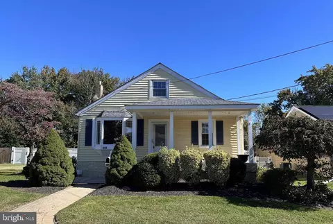 413 Lake St, Mount Ephraim, NJ 08059