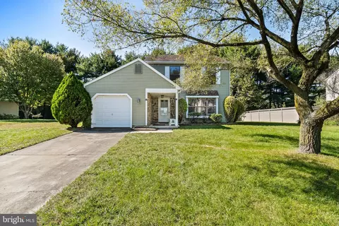 14 Devonshire Ct, Sicklerville, NJ 08081