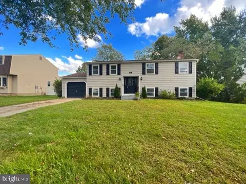 11 Ticonderoga Rd, Clementon, NJ 08021