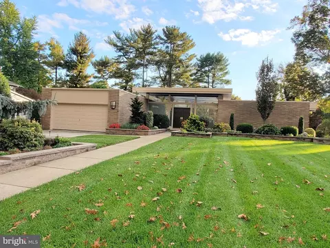 1743 Country Club Dr, Cherry Hill, NJ 08003