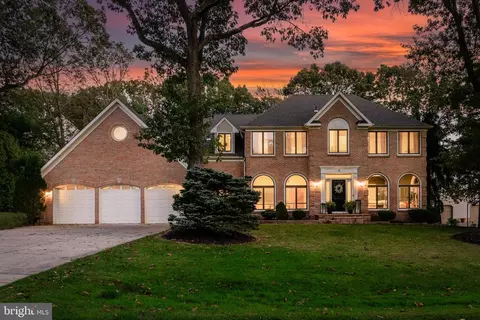 5 Foxboro Ct, Voorhees, NJ 08043