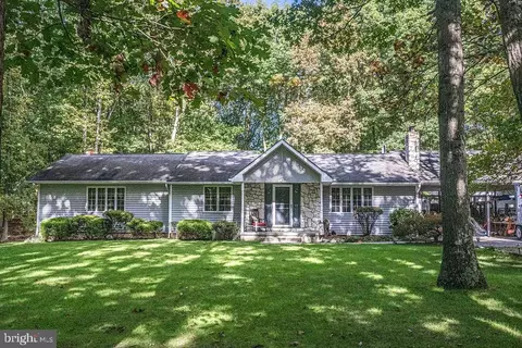 139 Oak Leaf Rd, Berlin, NJ 08009