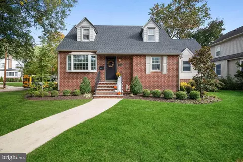 132 Stratford Ave, Westmont, NJ 08108