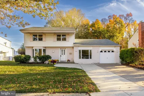 103 Great Oak Rd, Voorhees, NJ 08043