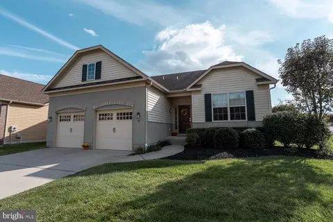 14 Genova Dr, West Berlin, NJ 08091