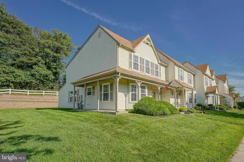 58 Knoll Dr, Blackwood, NJ 08012