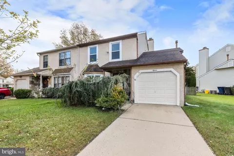 15 Fulmar Dr, Voorhees, NJ 08043