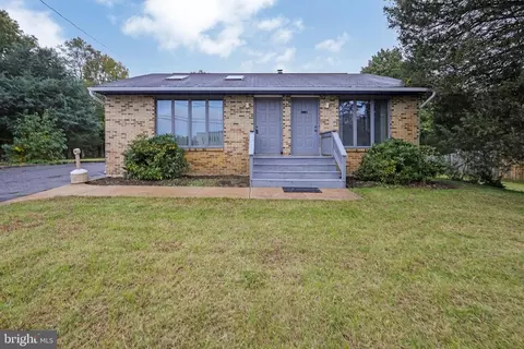 606 S Burnt Mill Rd, Voorhees, NJ 08043