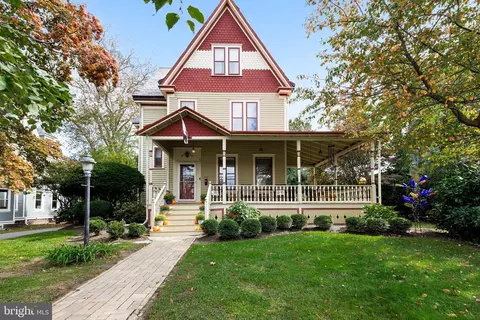 135 Warwick Rd, Haddonfield, NJ 08033