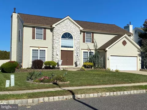 11 Red Gravel Cir, Sicklerville, NJ 08081
