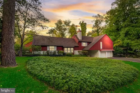 2 E Riding Dr, Cherry Hill, NJ 08003