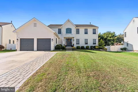 41 Graypebble Cir, Sicklerville, NJ 08081