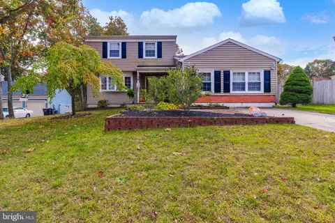 14 Sturbridge Dr, Sicklerville, NJ 08081