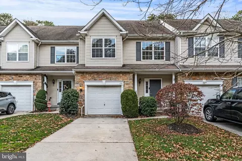 155 Hidden Dr, Blackwood, NJ 08012