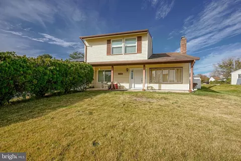 32 Pritchard Ln, Sicklerville, NJ 08081