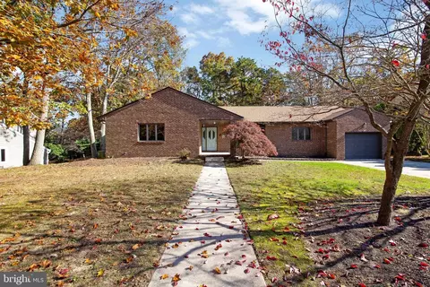 8 Ashbrooke Dr, Voorhees, NJ 08043