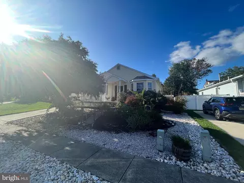 10 Juniper Ave, Somerdale, NJ 08083