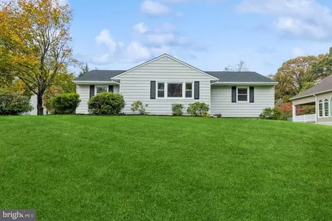 1523 Hider Ln, Clementon, NJ 08021