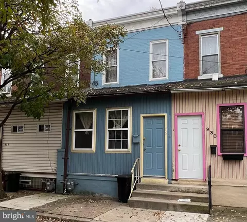 932 Cedar St, Camden, NJ 08102