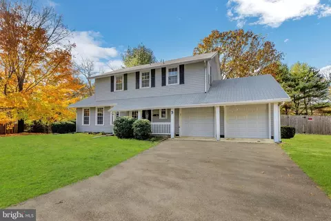 3 Crabapple Ct, Blackwood, NJ 08012