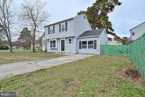 10 Ramblewood Dr, Berlin, NJ 08009