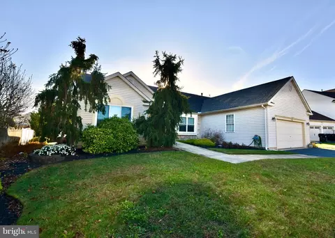 3 Patterson Ln, Sicklerville, NJ 08081
