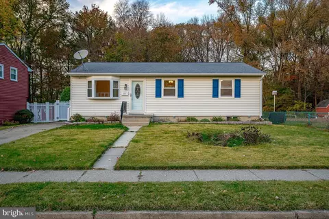 615 Otter Branch Dr, Magnolia, NJ 08049