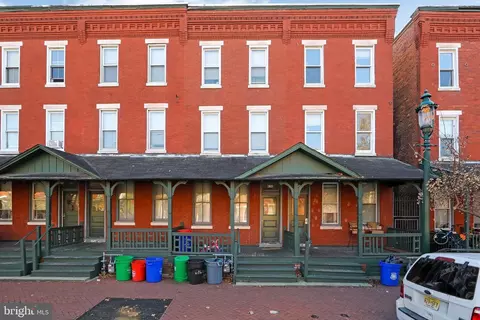 636 B Berkley St, Camden, NJ 08103