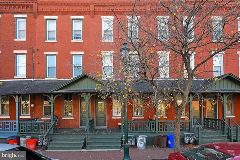 642 B Berkley St, Camden, NJ 08103