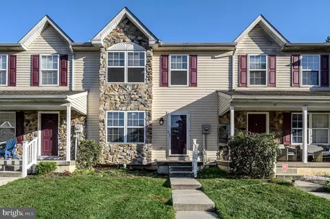 41 Normans Ford Dr, Sicklerville, NJ 08081