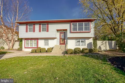 79 Winfield Rd, Sicklerville, NJ 08081