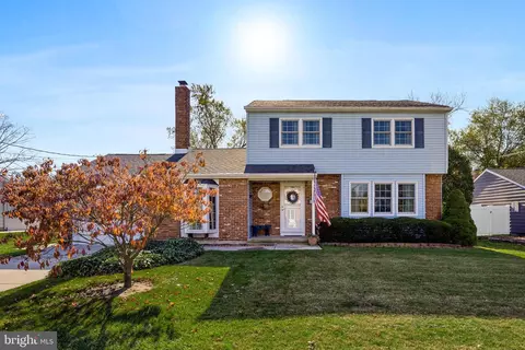 212 Mcintosh Rd, Cherry Hill, NJ 08003