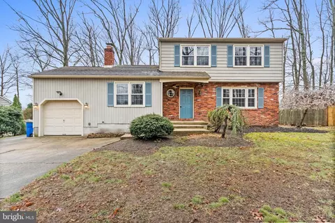 4 York Ter, Sicklerville, NJ 08081
