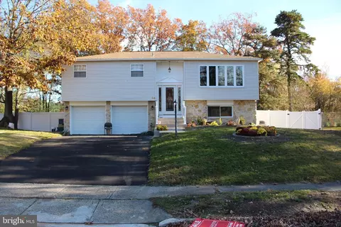 44 Briarcliff Rd, Atco, NJ 08004