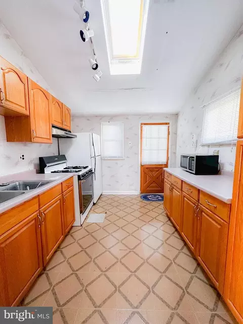 165 E 4th Ave, Runnemede, NJ 08078 photo 9
