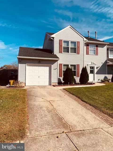 20 Old Orchard Dr, Sicklerville, NJ 08081