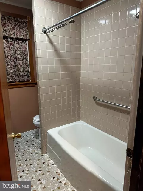 223 W Evesham Rd, Runnemede, NJ 08078 photo 9